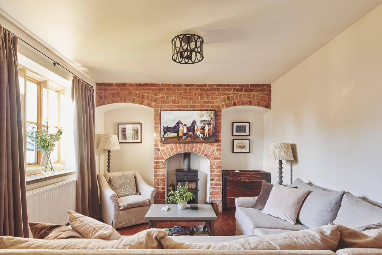 Large Stylish Luxury Cotswold Cottage - Ideal For Families, W/ Ev Charging Andoversford Exteriér fotografie