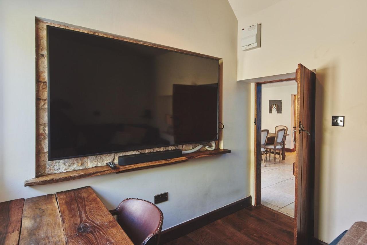 Large Stylish Luxury Cotswold Cottage - Ideal For Families, W/ Ev Charging Andoversford Exteriér fotografie
