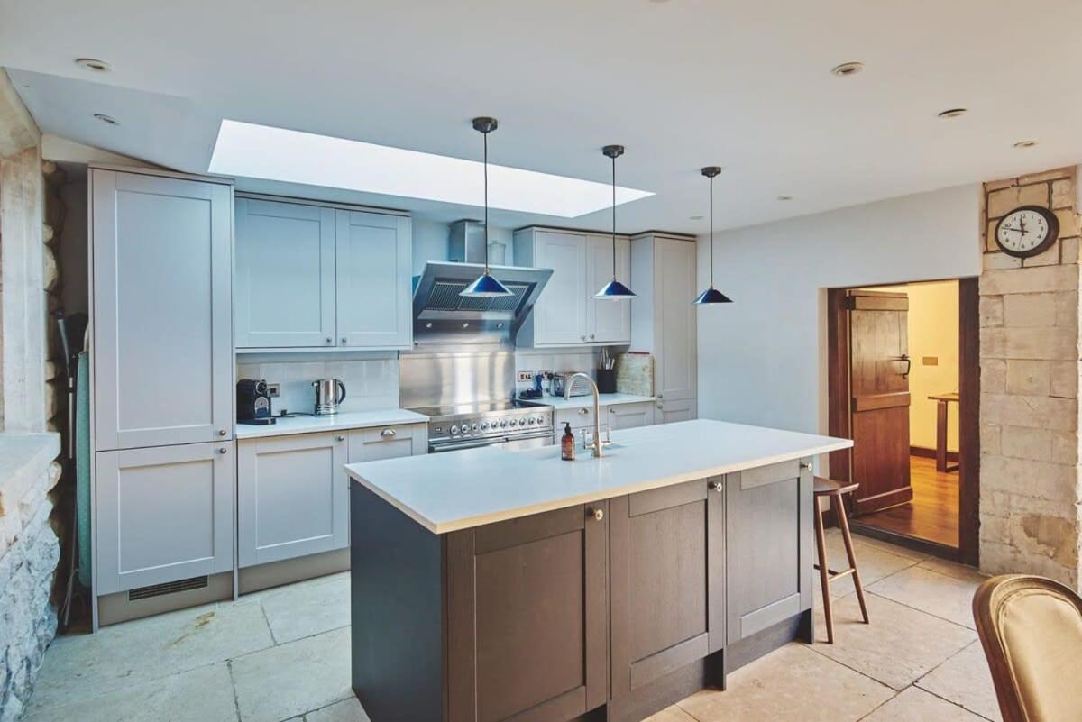 Large Stylish Luxury Cotswold Cottage - Ideal For Families, W/ Ev Charging Andoversford Exteriér fotografie