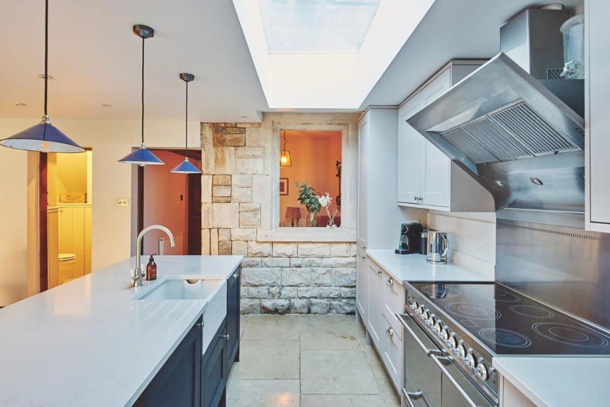 Large Stylish Luxury Cotswold Cottage - Ideal For Families, W/ Ev Charging Andoversford Exteriér fotografie