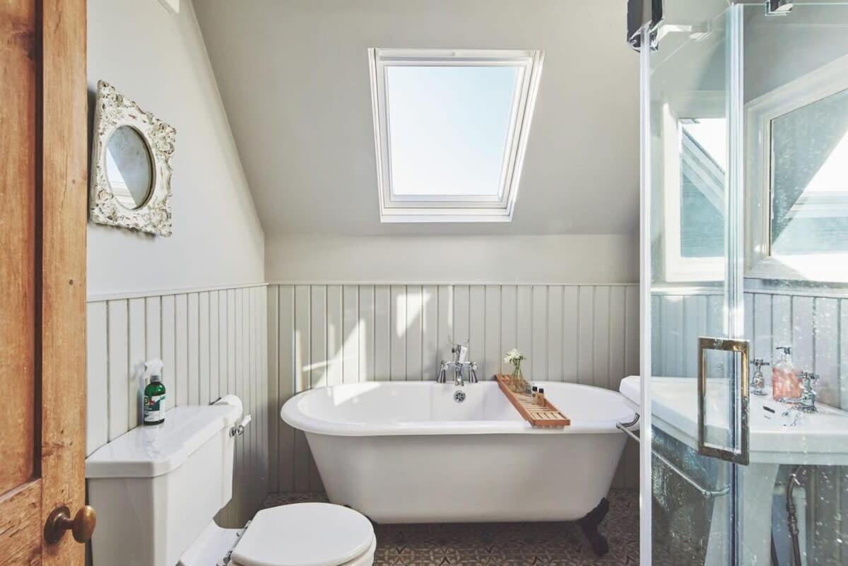 Large Stylish Luxury Cotswold Cottage - Ideal For Families, W/ Ev Charging Andoversford Exteriér fotografie
