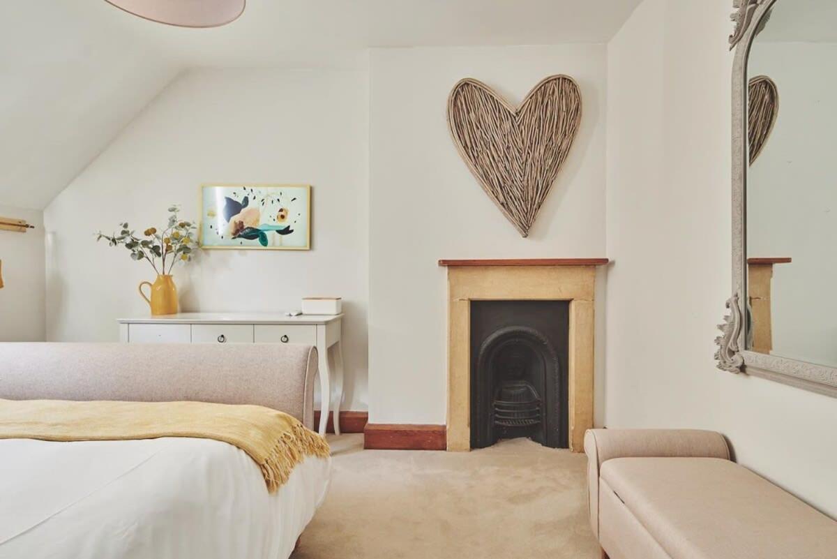 Large Stylish Luxury Cotswold Cottage - Ideal For Families, W/ Ev Charging Andoversford Exteriér fotografie
