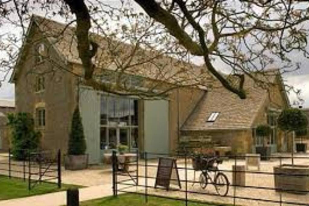Large Stylish Luxury Cotswold Cottage - Ideal For Families, W/ Ev Charging Andoversford Exteriér fotografie