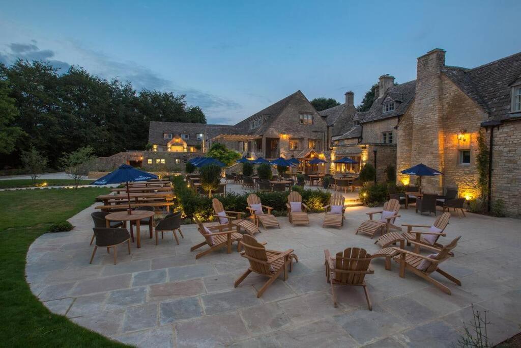 Large Stylish Luxury Cotswold Cottage - Ideal For Families, W/ Ev Charging Andoversford Exteriér fotografie