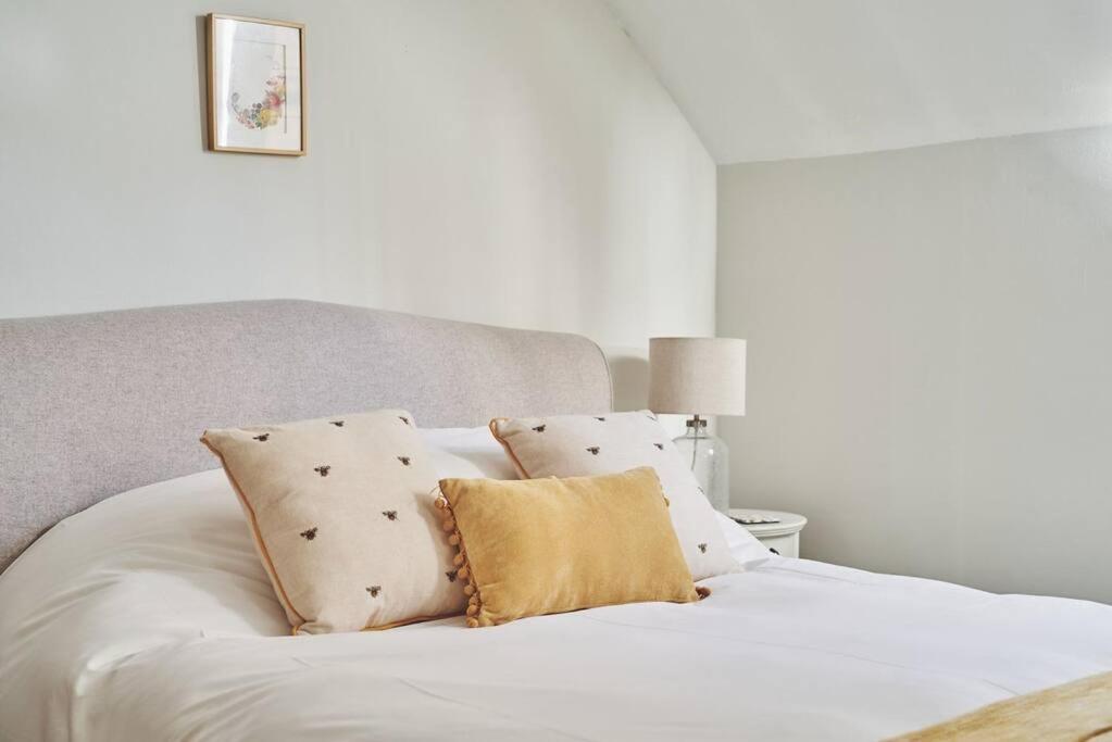 Large Stylish Luxury Cotswold Cottage - Ideal For Families, W/ Ev Charging Andoversford Exteriér fotografie
