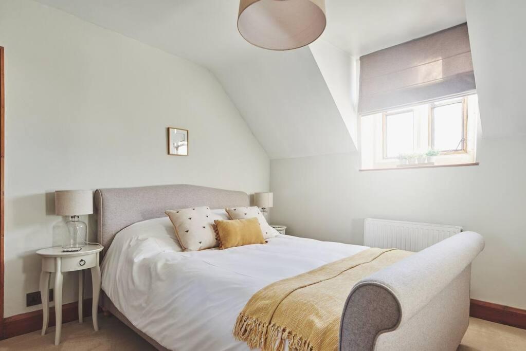 Large Stylish Luxury Cotswold Cottage - Ideal For Families, W/ Ev Charging Andoversford Exteriér fotografie