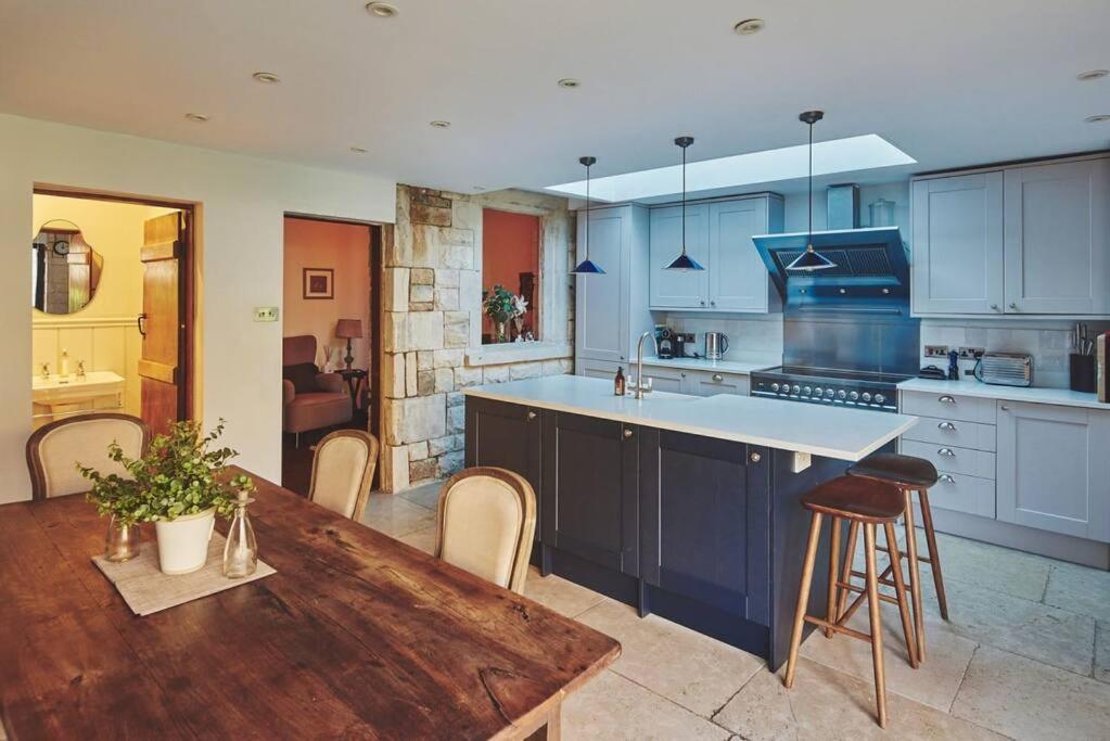 Large Stylish Luxury Cotswold Cottage - Ideal For Families, W/ Ev Charging Andoversford Exteriér fotografie